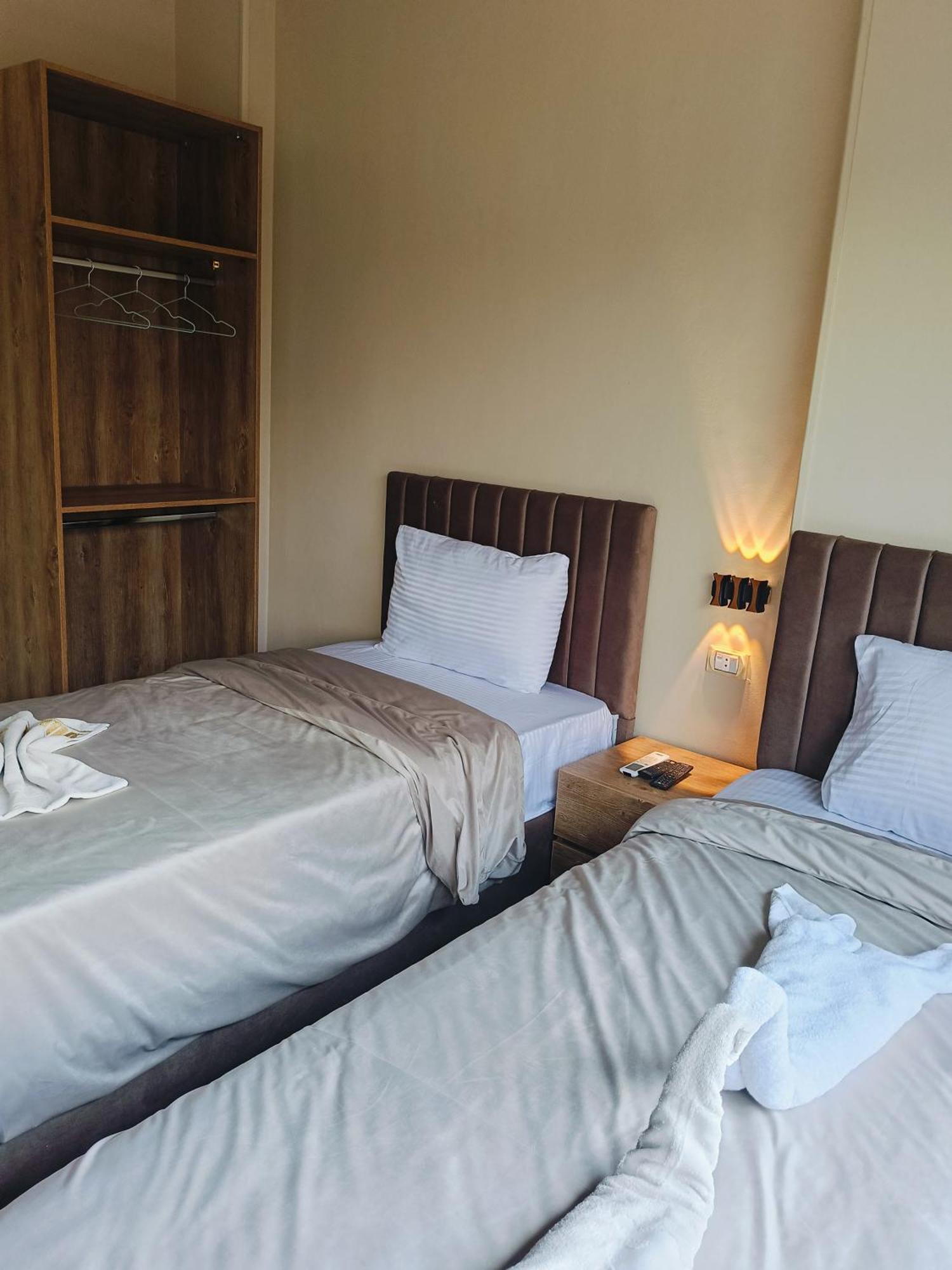 Magic Golden Pyramids View Hotel Kafrat al Jabal Ngoại thất bức ảnh